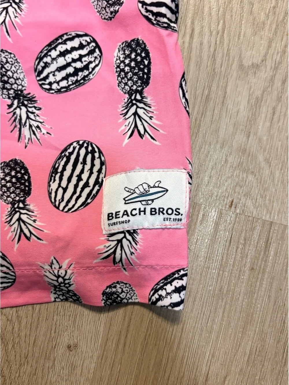 Beach Bros Pink & Black Swim Trunks Men’s Size Medium Pineapple Pattern Beach